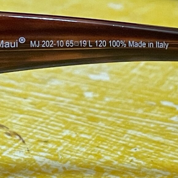 Maui Jim ~ Peahi - Picture 8 of 12